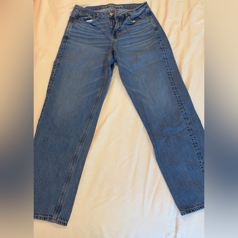 American Eagle Outfitters 90s Straight-Leg Light Blue Denim Jeans